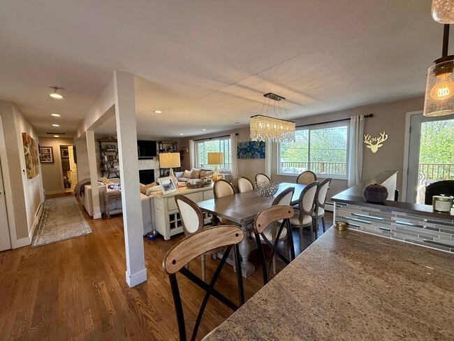 Building Photo - Sprawling 6 BR 4 BA Applewood Paradise - Live in Luxury with this Entertainer's Dream!