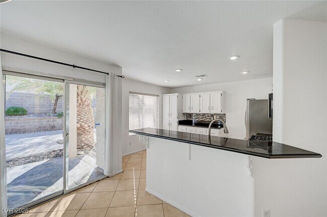 Building Photo - 2403 Rue De Versailles