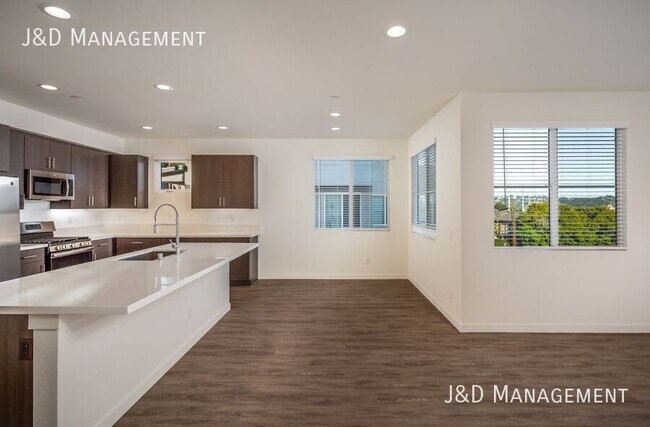 Building Photo - 5845-5855 RILEY STREET-5845