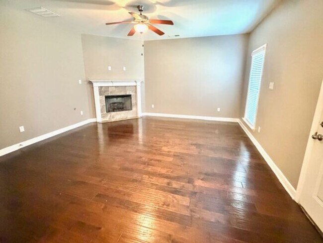 Building Photo - Gated Community Brand New 3 Bedroom 2.5 Bath Home