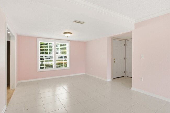 Building Photo - 2453 Egret Blvd