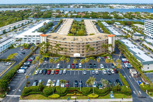 Building Photo - 3605 S Ocean Blvd