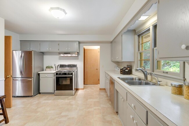 Building Photo - 4509 Laguna Dr