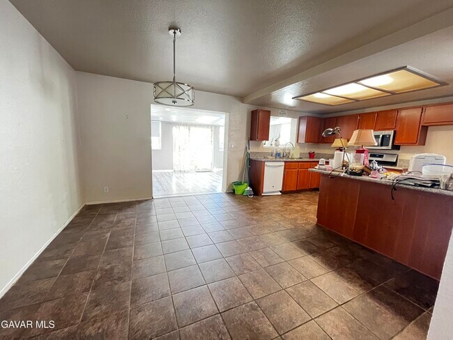 Building Photo - 43770 Santa Rosa Cir