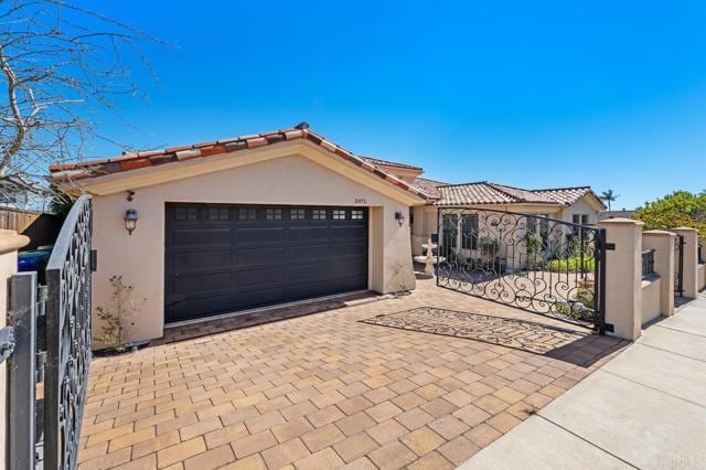 Building Photo - 5971 La Jolla Mesa Dr