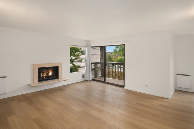 Building Photo - 4911 Fremont Ave N