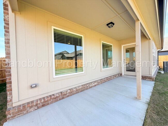 Building Photo - For Lease | Owasso New Construction | Available Now!