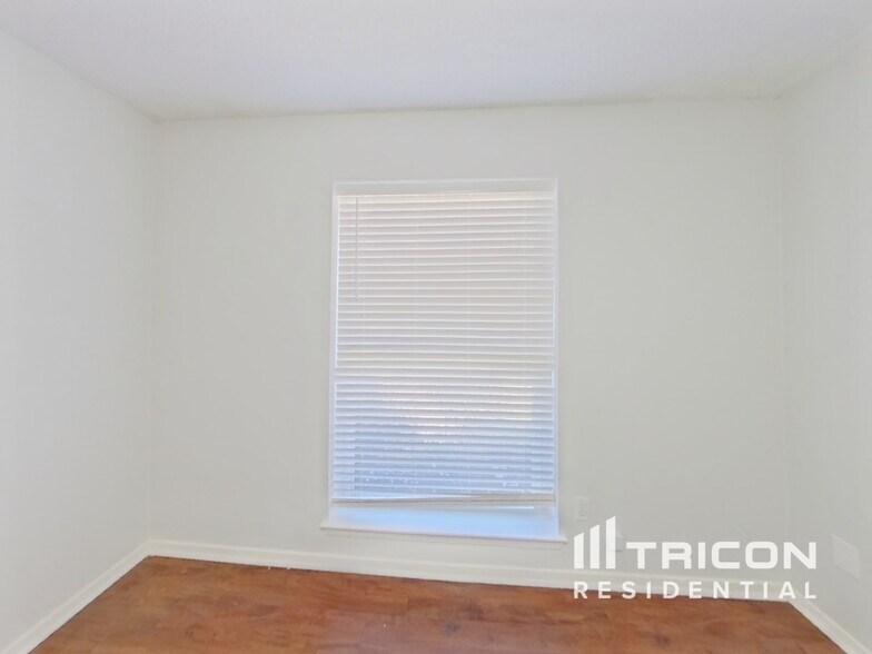 Building Photo - 1916 Tracey Cir