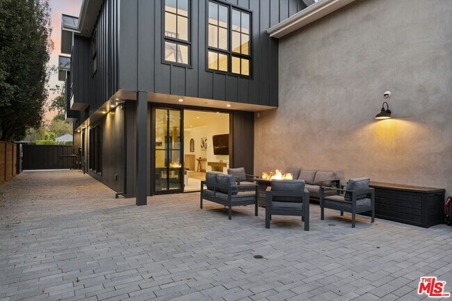 Building Photo - 4034 Coolidge Ave