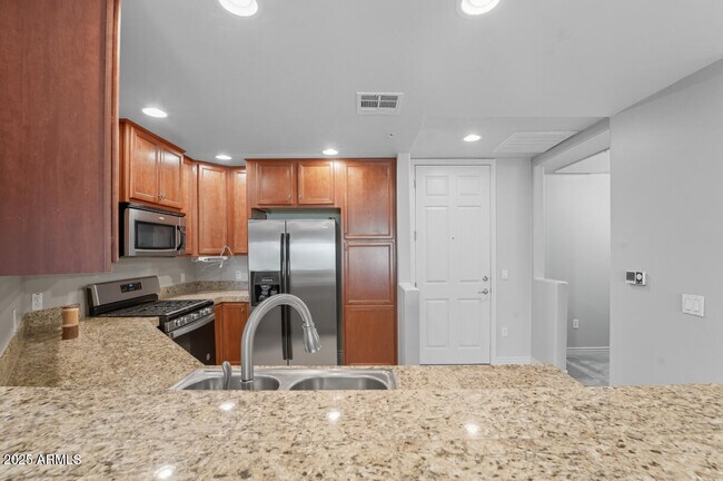 Building Photo - 5450 E Deer Valley Dr