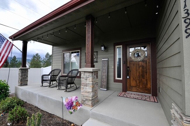 Building Photo - Luxury 3 bed 2 bath Rancher: Miller's Landing