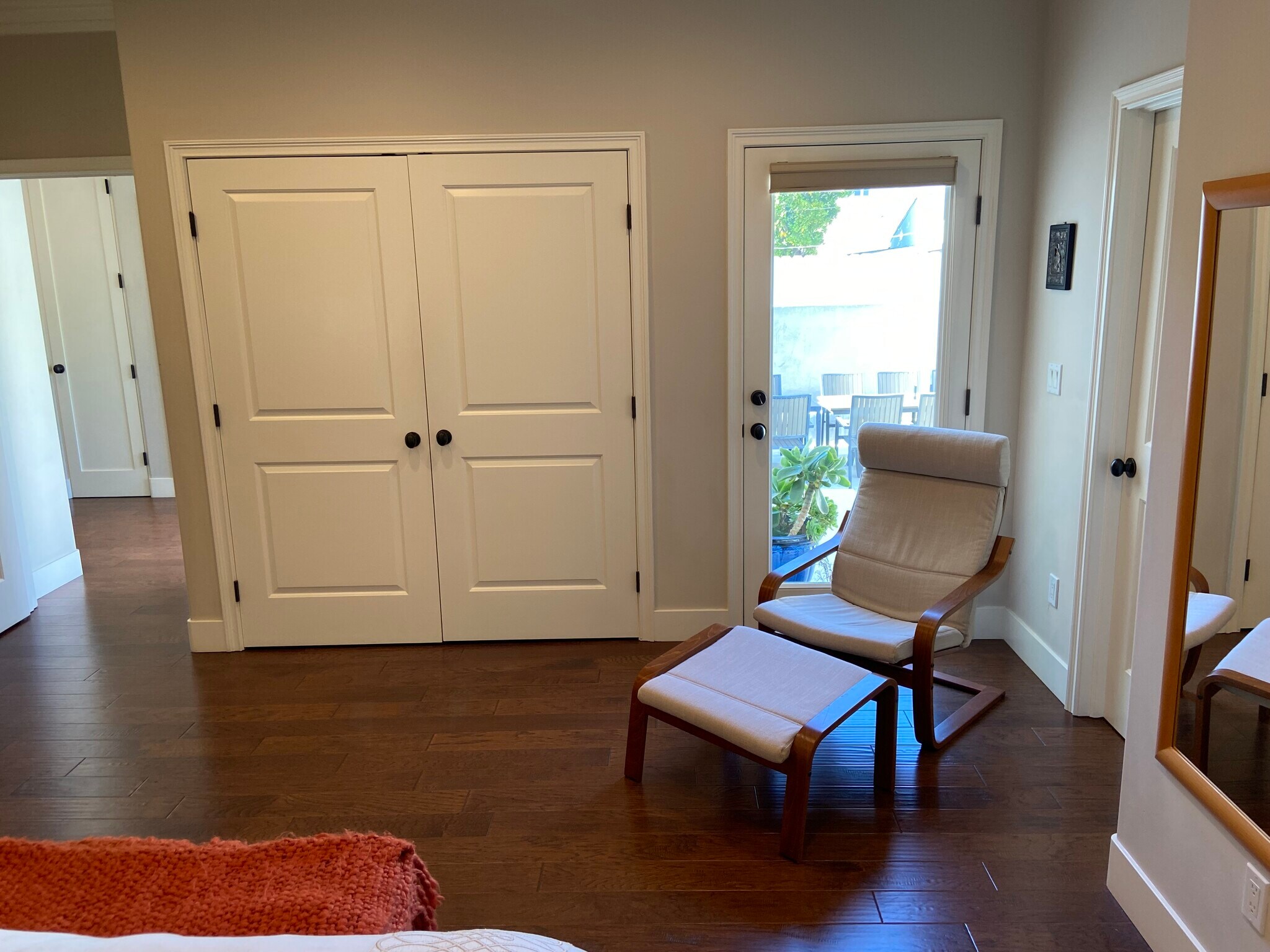 Building Photo - 4470 Stansbury Ave