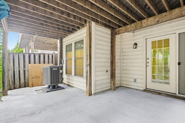 Building Photo - Woodstock, MD