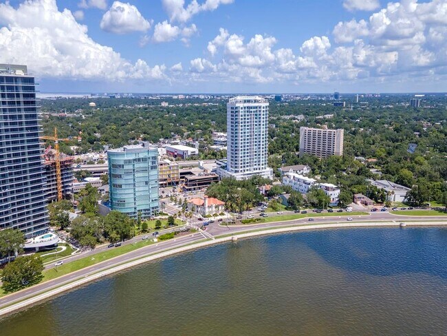 Building Photo - 2900 W Bay to Bay Blvd