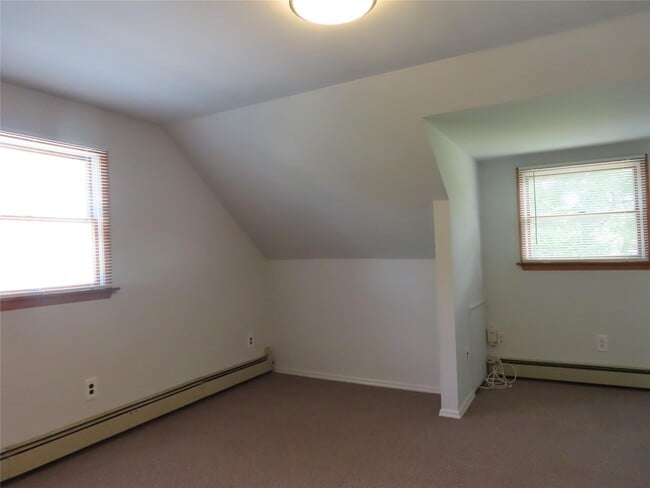 Building Photo - 120 Cerny Pl