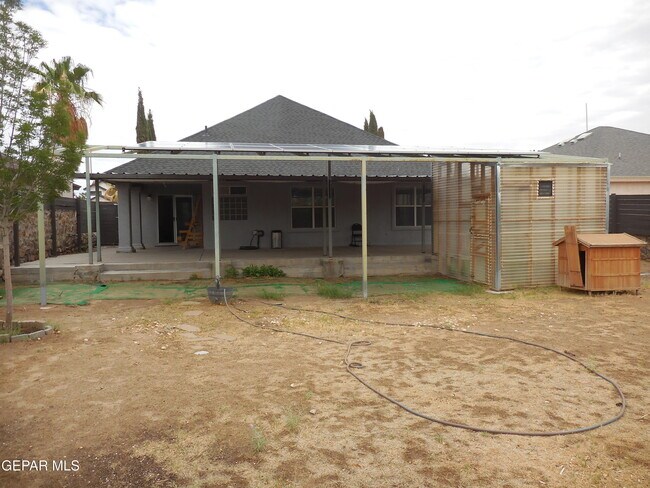 Building Photo - 356 Jardin Bello Ave
