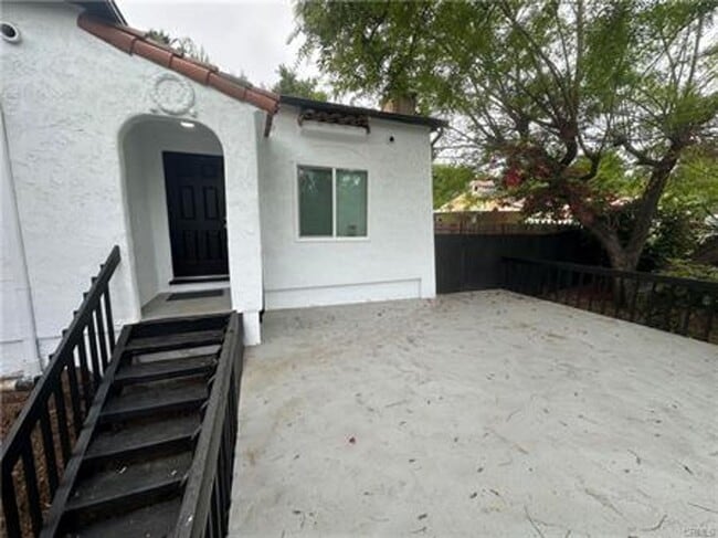Building Photo - 3bed/1bath -- RENT TO OWN/SELLER FINANCE O...
