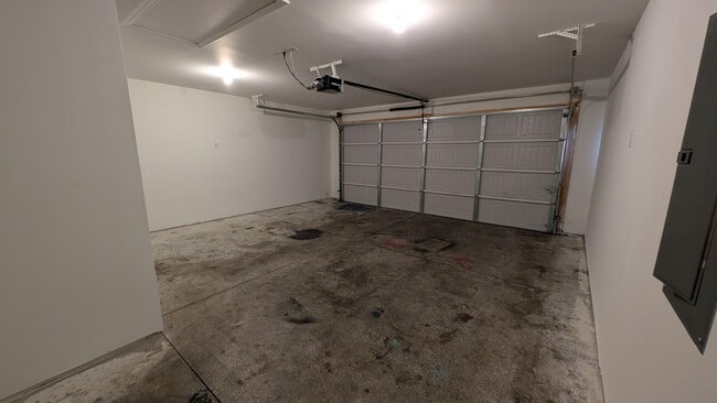Building Photo - 720 Short Leaf Ln
