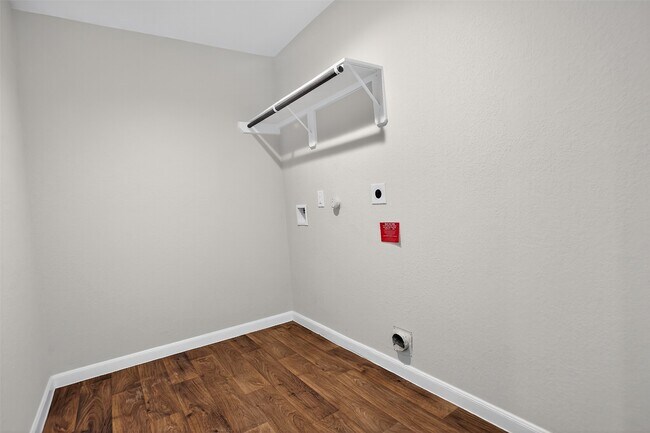 Building Photo - 3310 Sumac Dr