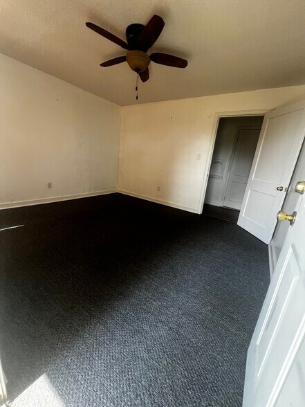 Building Photo - 944 Alice Ave