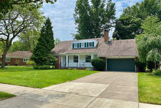 Building Photo - 1310 Forest Hills Blvd