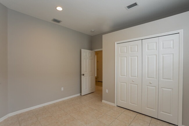 Building Photo - 6522 Blue Grosbeak Cir