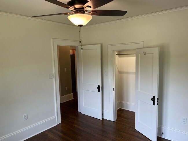 Building Photo - "Character Revived" Etowah Home and Guest House