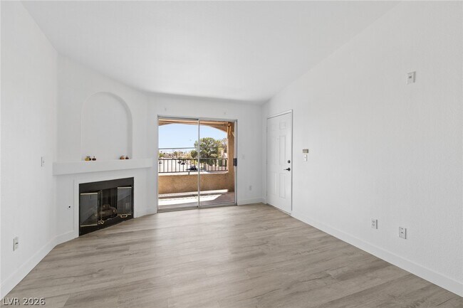Building Photo - 7885 W Flamingo Rd