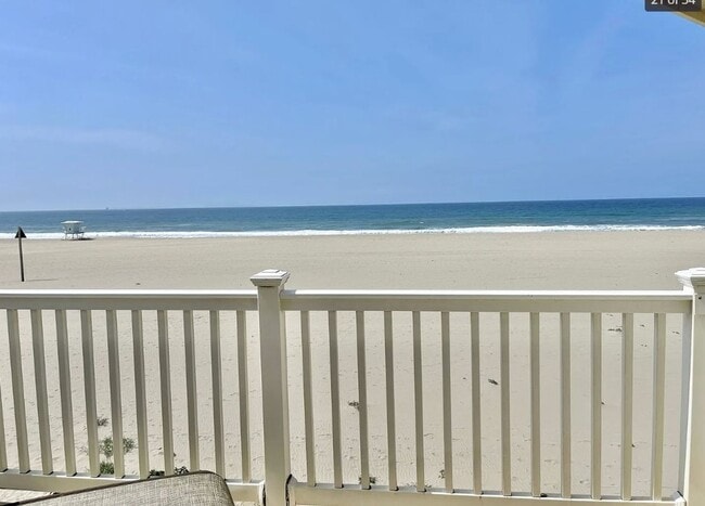 Building Photo - 4025 Ocean Dr