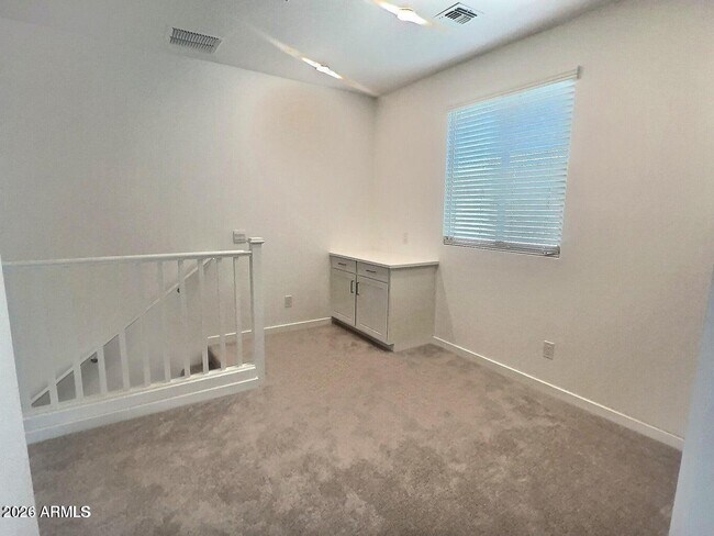 Building Photo - 9861 E Tamery Ave