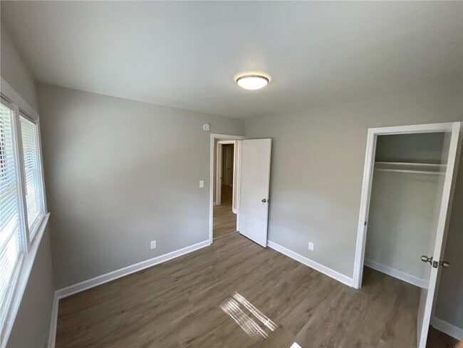Building Photo - 4555 Hillpine Rd
