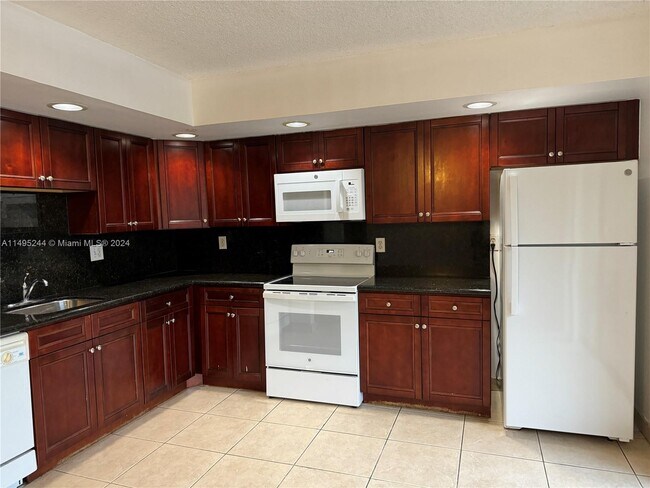 Building Photo - 8730 SW 133rd Avenue Rd