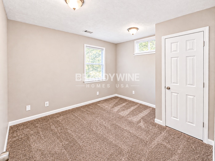 Building Photo - 657 McKenzie Cir