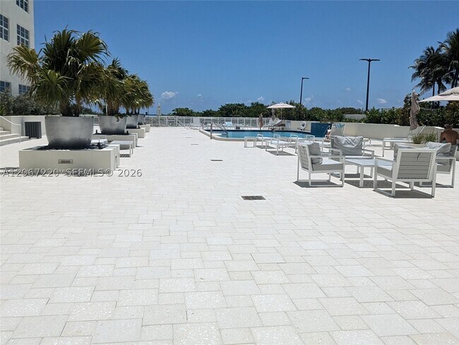 Building Photo - 6917 Collins Ave