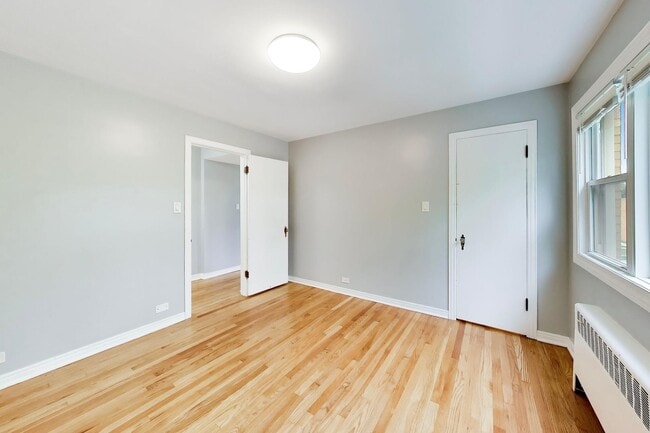 Building Photo - 6405 N Normandy Ave