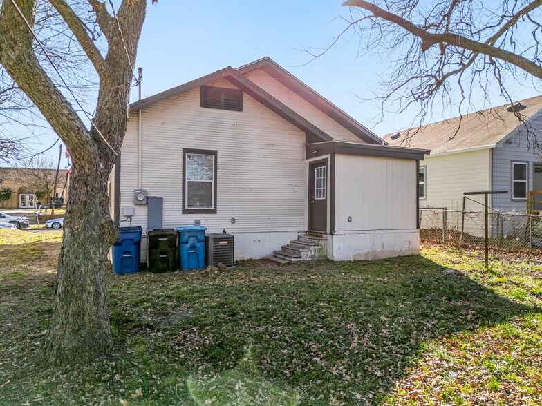 Building Photo - 1123 W Morgan St