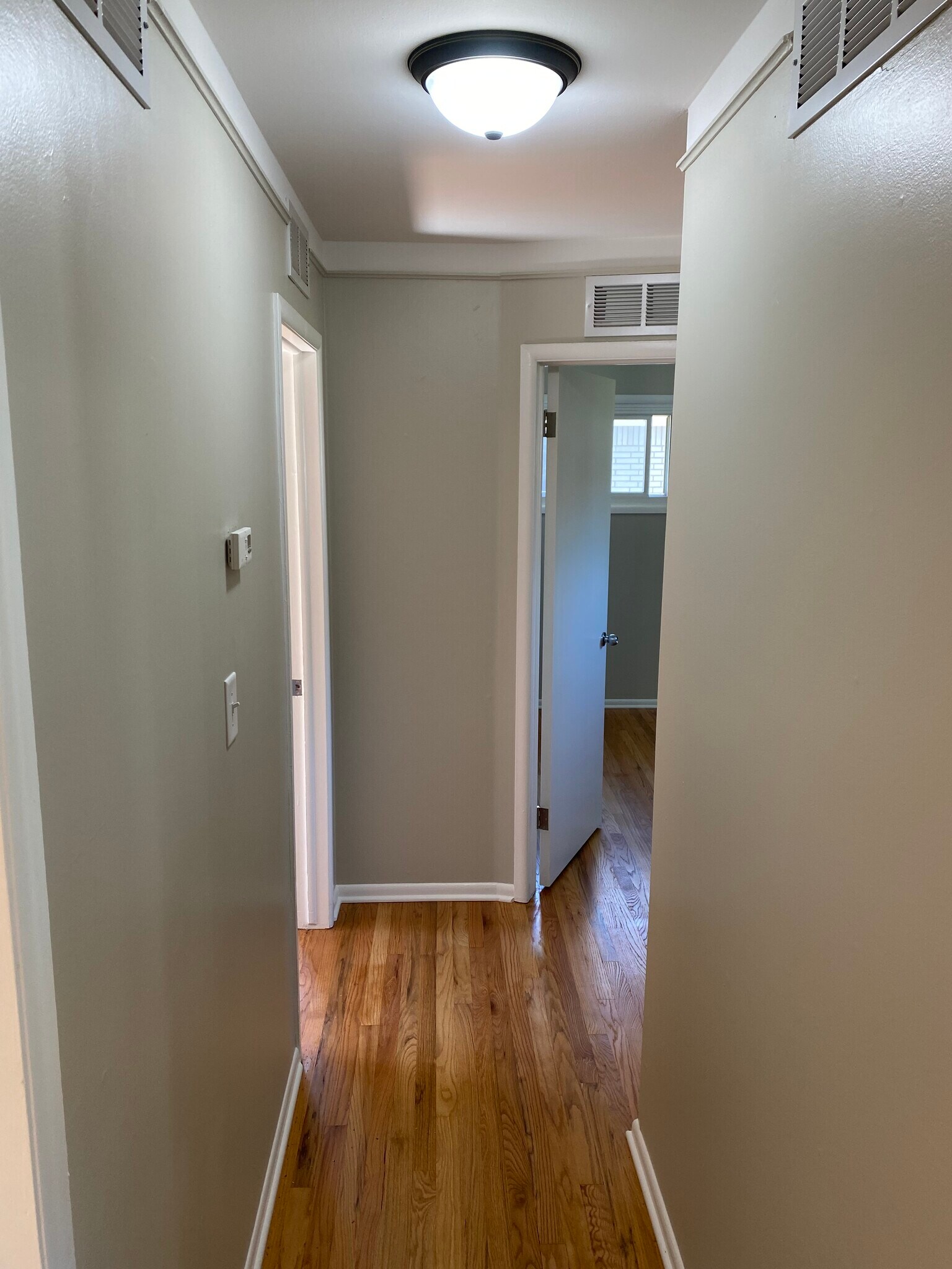 Building Photo - 422 Theodore Dr