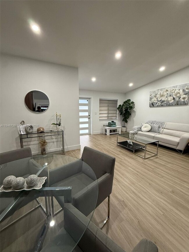 Building Photo - 1040 NW 127th Pl