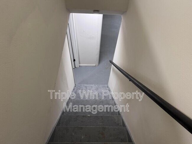 Building Photo - 2257 Luxmore Dr