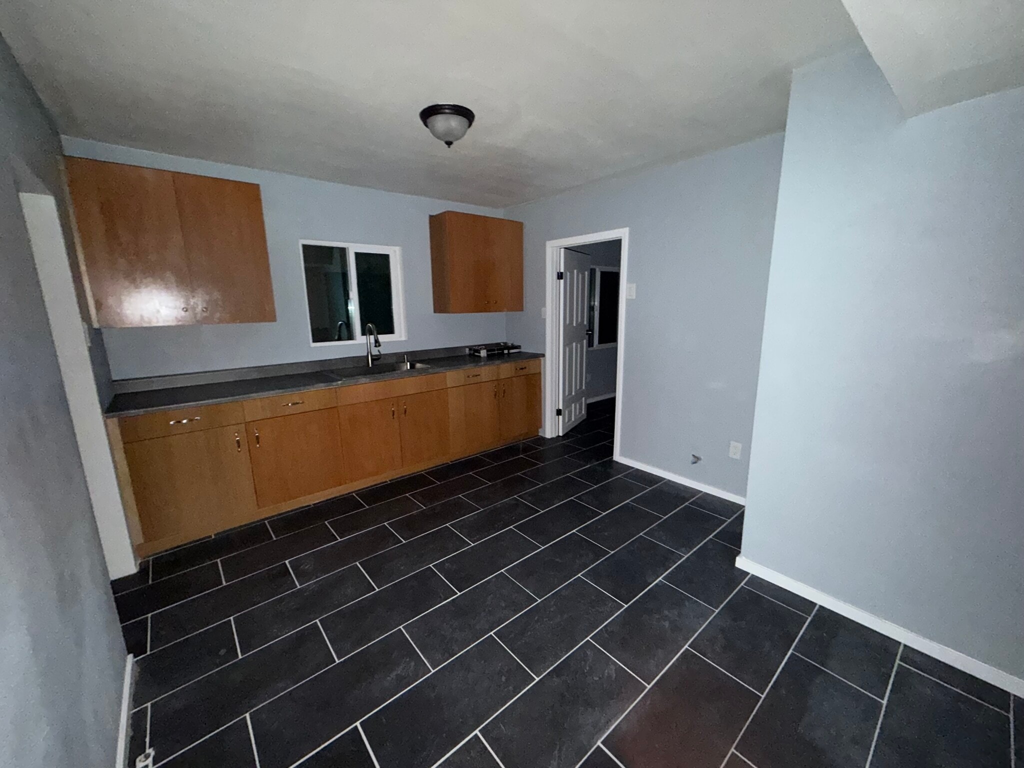 Building Photo - 524 S Soto St