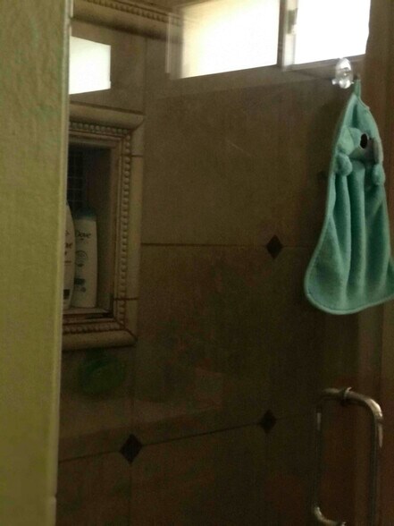 Building Photo - 10745 Champagne Rd