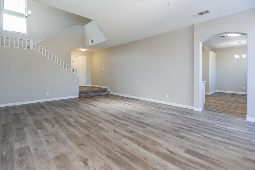 Building Photo - 7534 Luna Del Rey St
