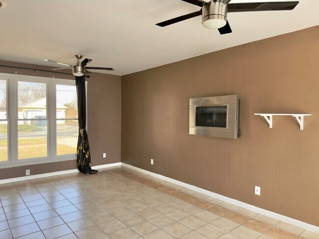 Building Photo - 1311 Theodore St