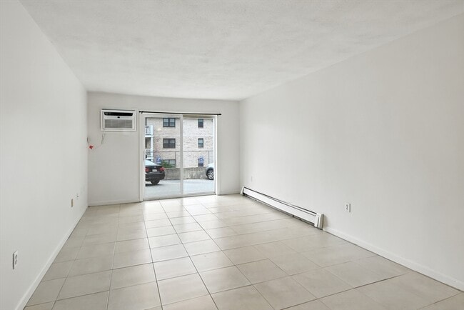 Building Photo - 18 Kenmar Dr