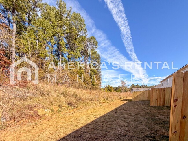 Building Photo - Bright and Spacious Lincoln Townhome for R...