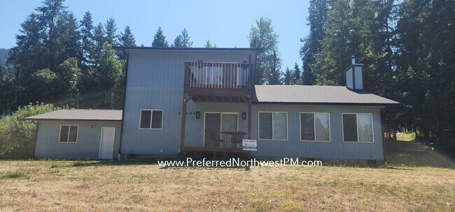 Building Photo - Great 3 Bedroom House with Acreage in Lowell