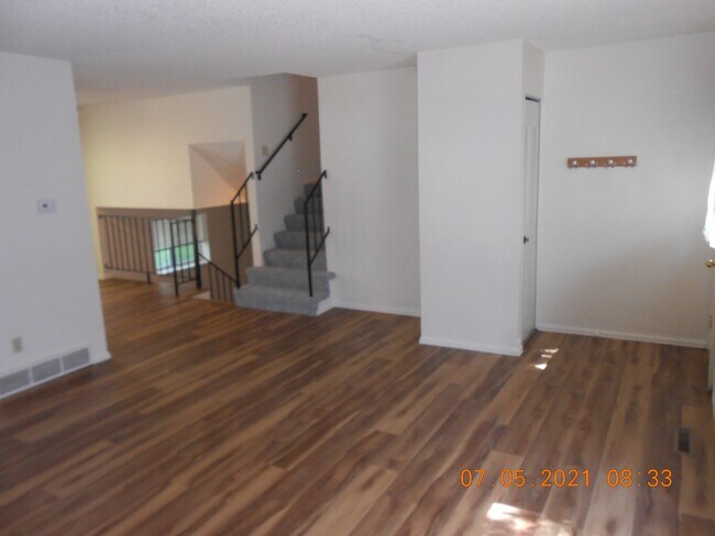 Building Photo - 418 Chukar Ct