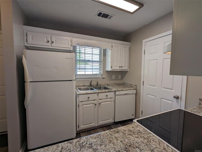 Building Photo - 3751 Edgewood Rd