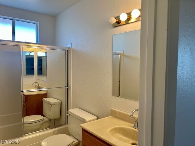 Building Photo - 3914 El Paso Dr
