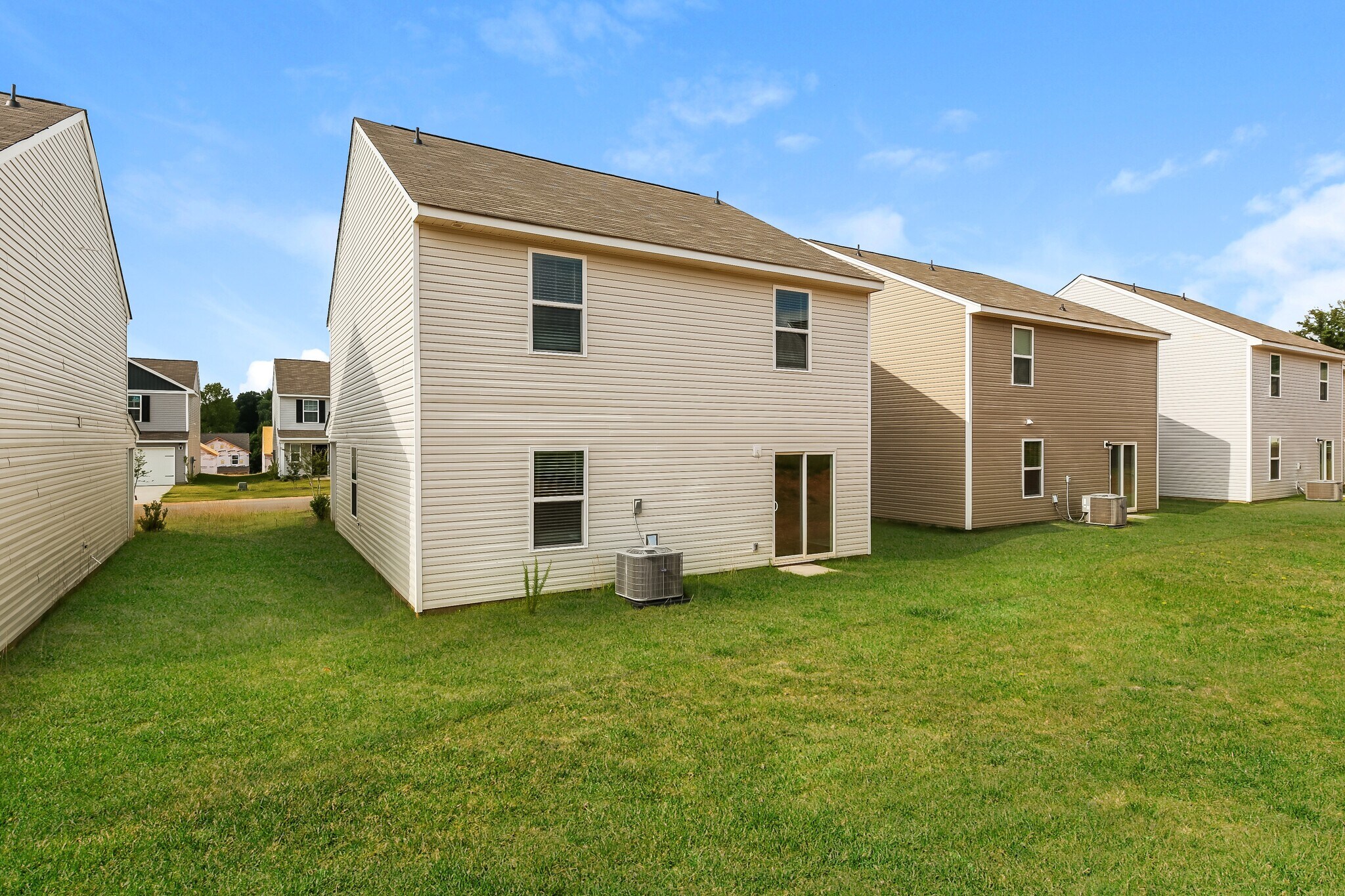 Building Photo - 2207 Southlea Dr